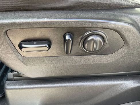 Used 2021 Chevrolet Silverado 1500 LT image 15