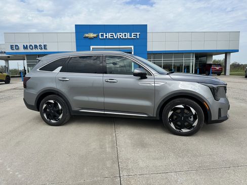 Used 2025 Kia Sorento EX AWD/4WD image 2