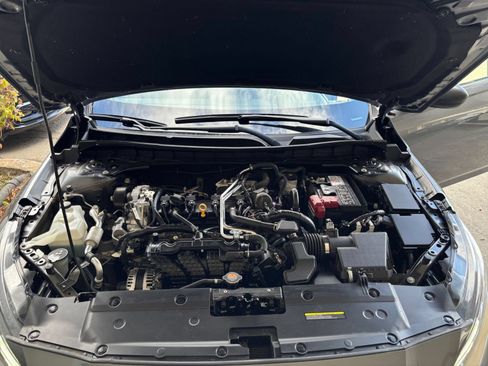 Used 2025 Nissan Altima 2.5 SV FWD image 32