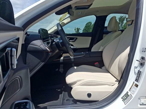 Used 2025 Mercedes-Benz E 350 Sedan image 14