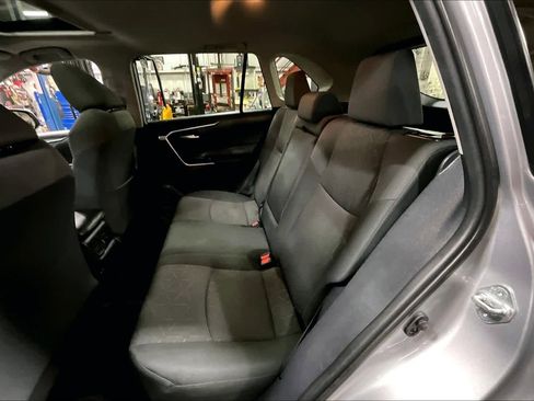 Used 2019 Toyota RAV4 XLE image 19