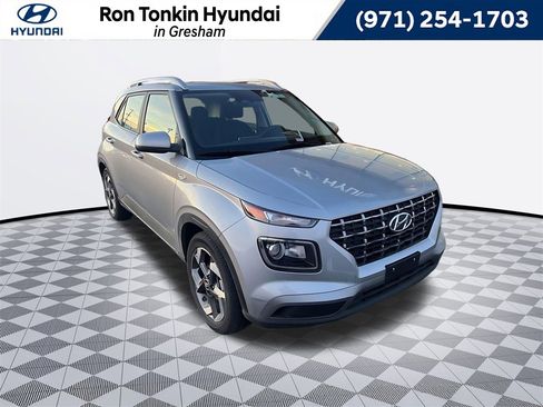 Used 2025 Hyundai Venue SEL image 1