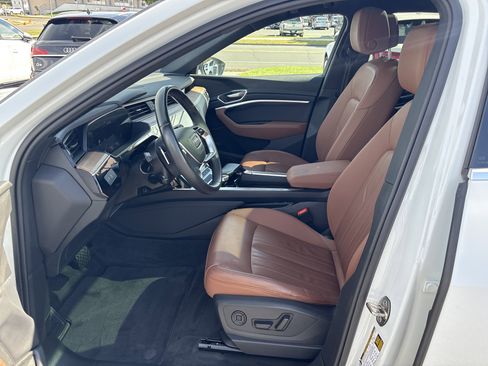 Certified 2024 Audi Q8 e-tron Premium image 6