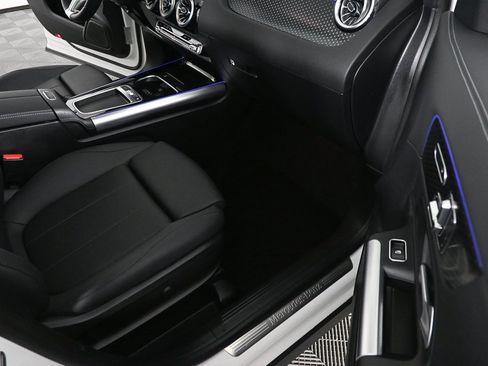 Certified 2025 Mercedes-Benz GLA 250 image 23