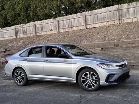 New 2025 Volkswagen Jetta Sport image 31