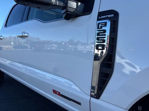Used 2024 Ford F250 Limited w/ FX4 Off-Road Package image 8