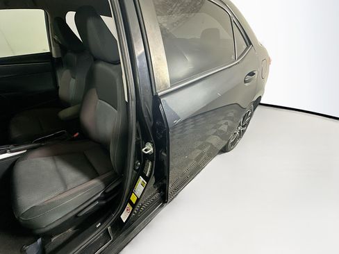 Used 2019 Toyota Corolla LE FWD image 12