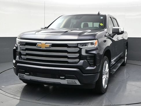 Used 2024 Chevrolet Silverado 1500 High Country w/ High Country Premium Package AWD/4WD image 8