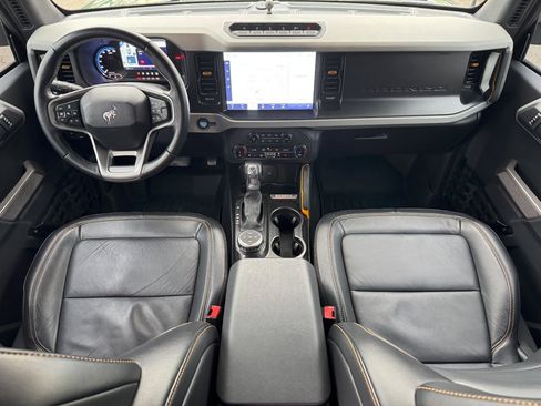 Used 2022 Ford Bronco Badlands image 14