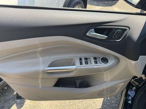 Used 2017 Ford Escape SE AWD/4WD image 13