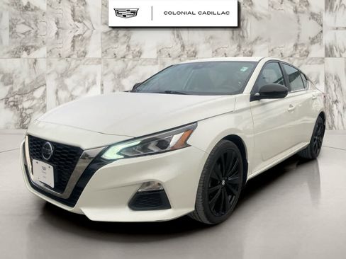 Used 2020 Nissan Altima 2.5 SR w/ Premium Package image 1