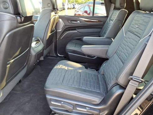 Used 2023 Cadillac Escalade Premium Luxury Platinum w/ LPO, Floor Liner Package AWD/4WD image 7