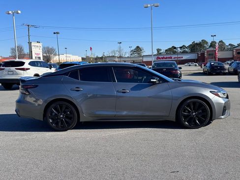 Used 2022 Nissan Maxima SR w/ Sport Mat Group image 23
