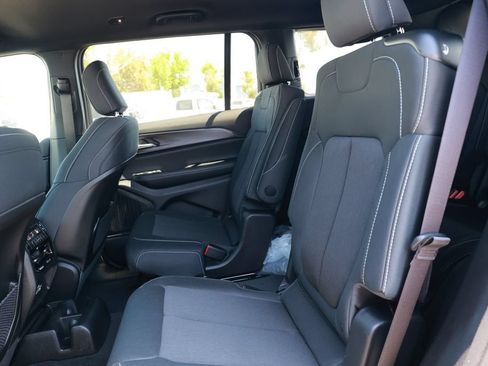 New 2026 Jeep Grand Cherokee L Laredo AWD/4WD image 30