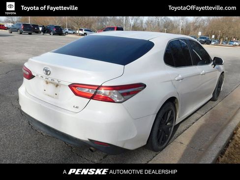 Used 2018 Toyota Camry LE image 10