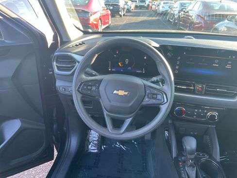 Used 2025 Chevrolet TrailBlazer LT image 25
