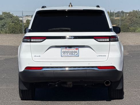 Used 2024 Jeep Grand Cherokee Laredo X AWD/4WD image 5