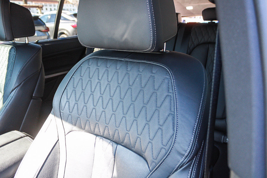 Used 2025 BMW X5 M60i AWD/4WD image 25