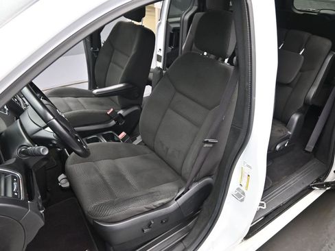 Used 2020 Dodge Grand Caravan SE image 11
