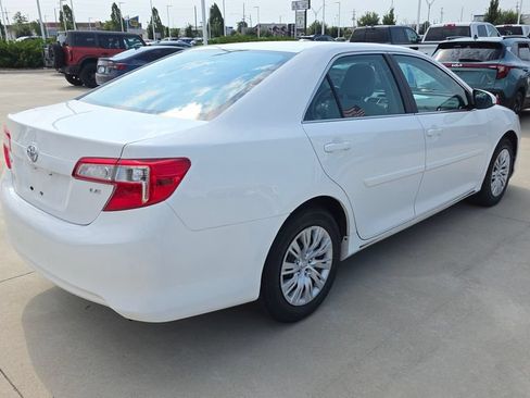 Used 2014 Toyota Camry LE FWD image 5