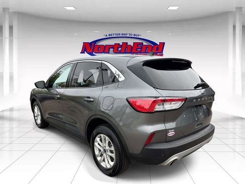 Used 2022 Ford Escape SE w/ Cold Weather Package FWD image 5