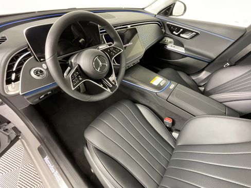 New 2025 Mercedes-Benz E 450 4MATIC Sedan image 4