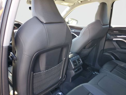 Used 2025 Audi Q5 Premium Plus w/ Premium Plus image 14