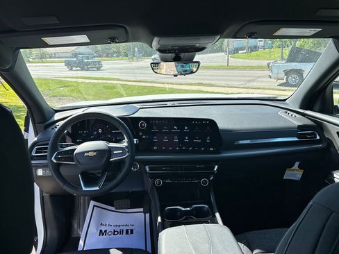 New 2026 Chevrolet Traverse LT w/ Driver Confidence Package FWD image 36