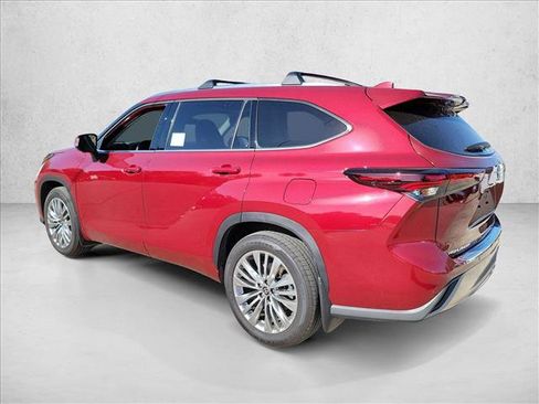 Used 2026 Toyota Highlander Platinum AWD/4WD image 7
