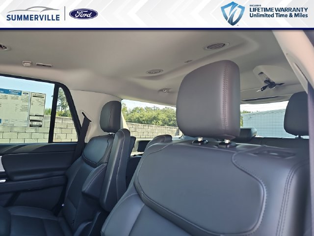 New 2027 Ford Expedition Active RWD image 17
