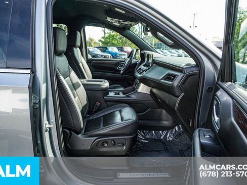 Used 2024 Chevrolet Suburban LT RWD image 25