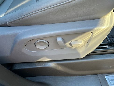 Used 2025 GMC Sierra 1500 SLT image 31