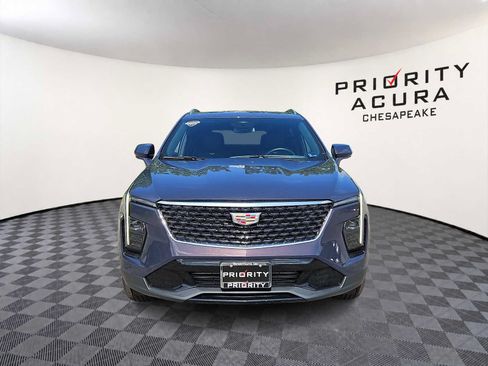 Used 2025 Cadillac XT4 Premium Luxury AWD/4WD image 2