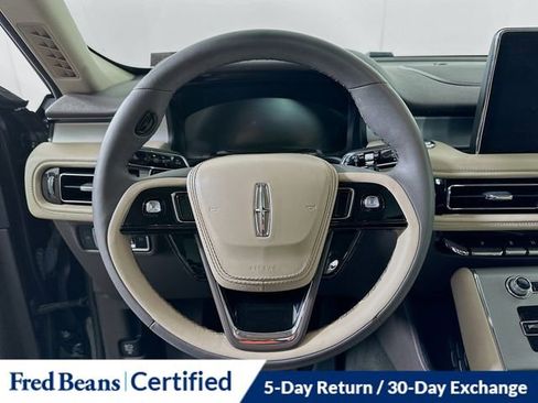 Used 2023 Lincoln Aviator AWD w/ Premium Package image 13