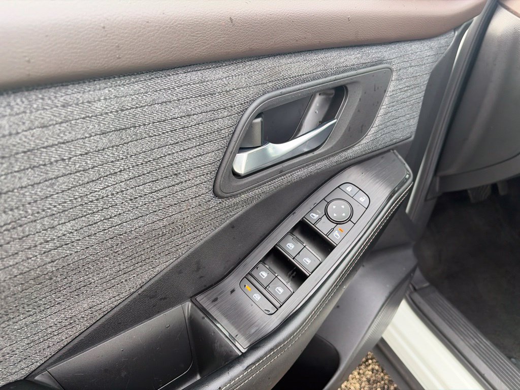 Used 2023 Nissan Rogue SV FWD image 19