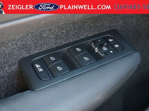 Used 2023 Volvo C40 P8 Recharge Ultimate AWD/4WD image 32