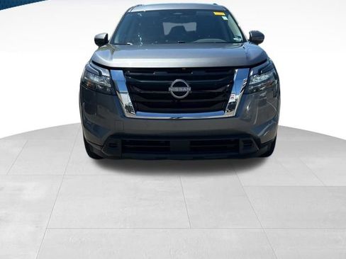 Used 2025 Nissan Pathfinder SV FWD image 1