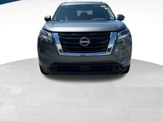 Used 2025 Nissan Pathfinder SV FWD video 1