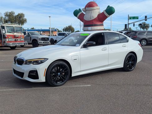 Used 2022 BMW 330e w/ M Sport Package image 29