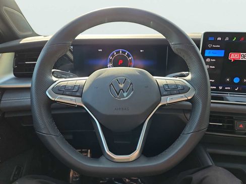 Certified 2026 Volkswagen Tiguan SE R-Line AWD/4WD image 30