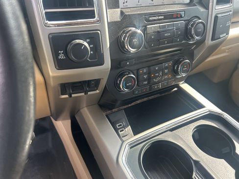 Used 2017 Ford F250 Lariat w/ Lariat Value Package AWD/4WD image 3