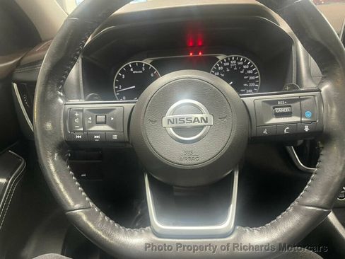 Used 2021 Nissan Rogue SV AWD/4WD image 12