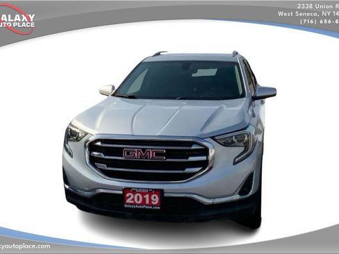 Used 2019 GMC Terrain SLT w/ Preferred Package AWD/4WD image 2