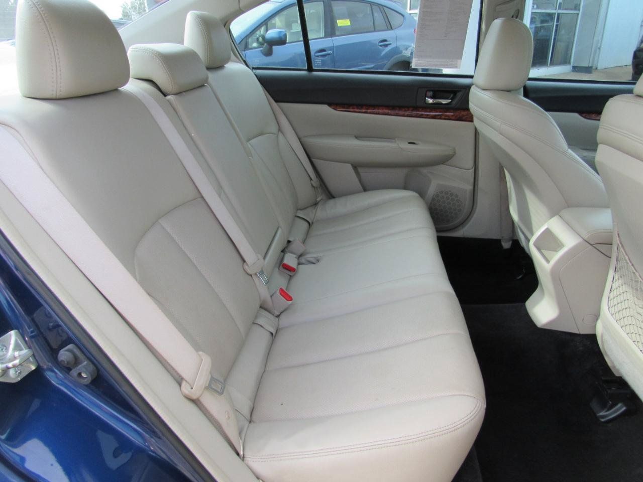 Used 2010 Subaru Legacy 2.5i Limited AWD/4WD image 8