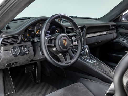 Used 2018 Porsche 911 GT2 RS image 21