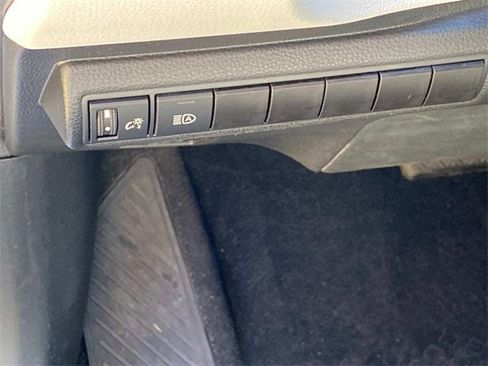 Used 2023 Toyota Corolla SE image 15