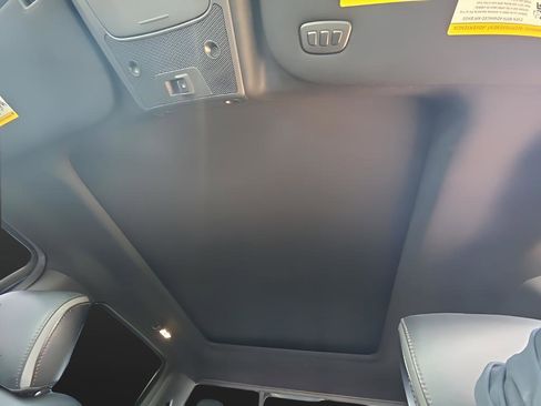 Used 2018 Ford F150 Platinum w/ Equipment Group 701A Luxury image 13