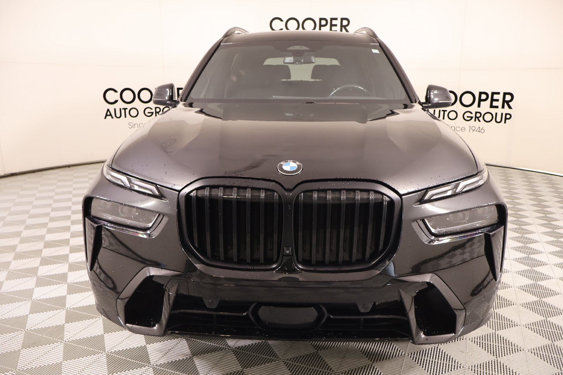 Used 2024 BMW X7 xDrive40i w/ M Sport Package AWD/4WD image 10