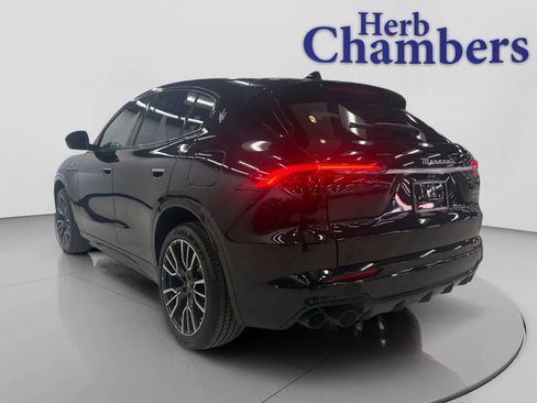 Used 2023 Maserati Grecale GT image 3