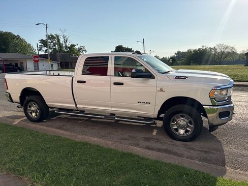 Used 2022 RAM 2500 Tradesman w/ Chrome Appearance Group image 7